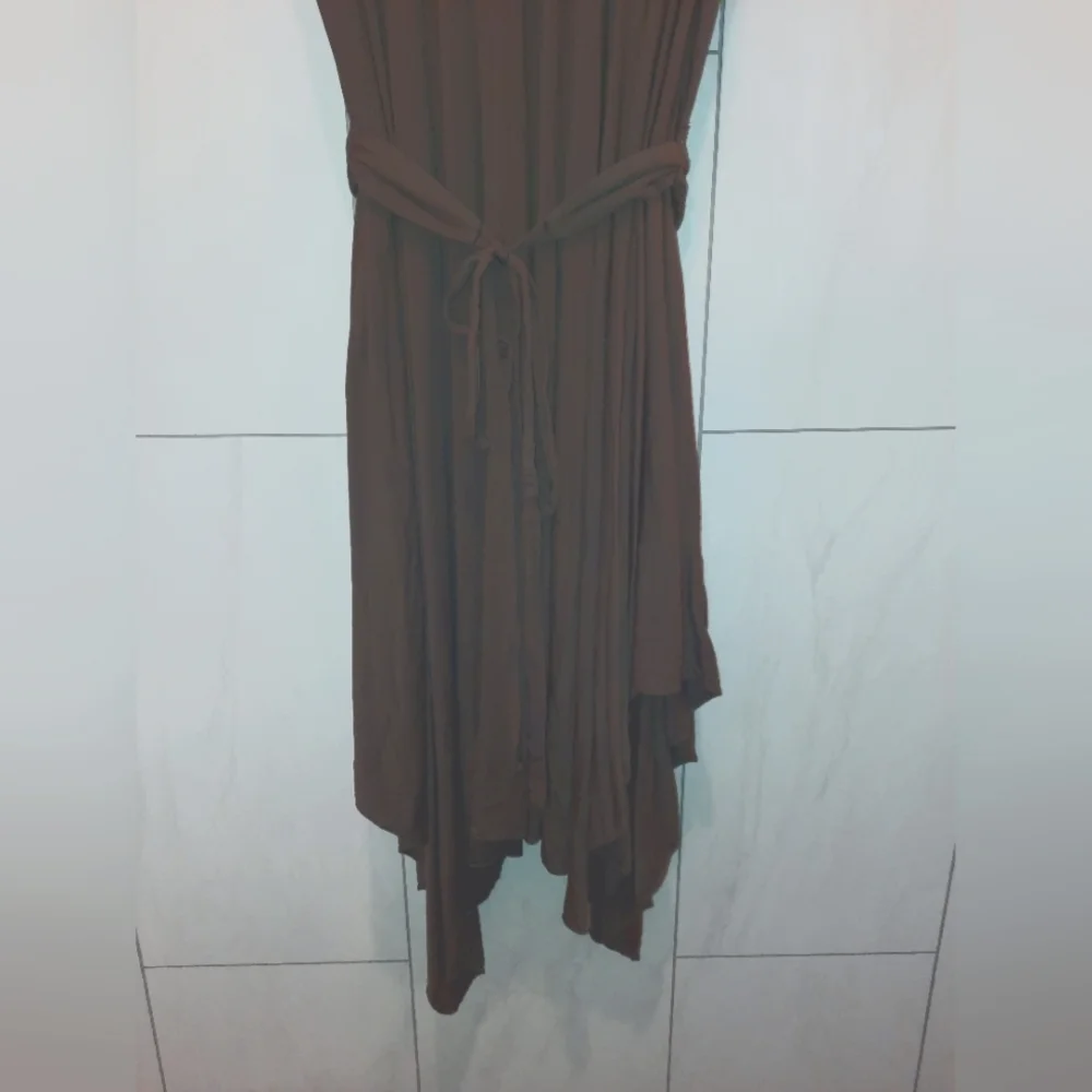 BCBG Maxaria chocolate brown sleeveless V-neck handkerchief hem midi dress EUC - Picture 2 of 8